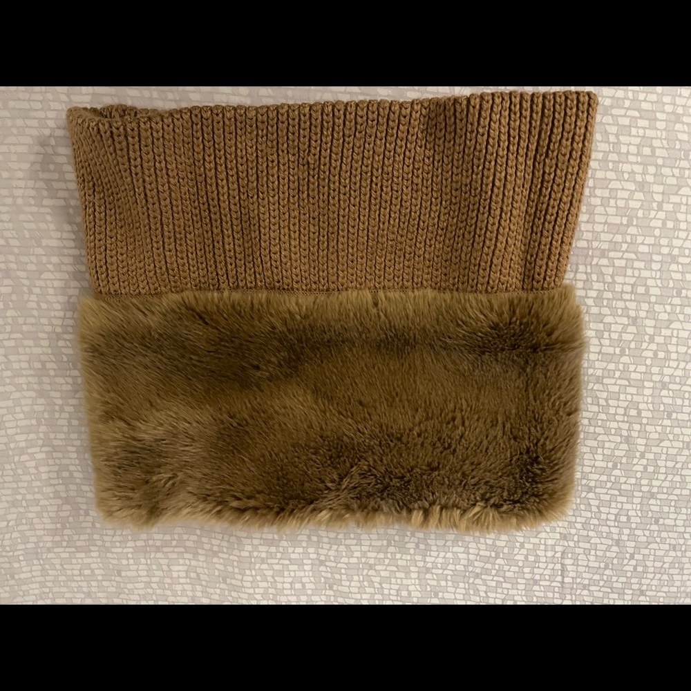 Banana Republic Camel Faux Fur neck warmer
